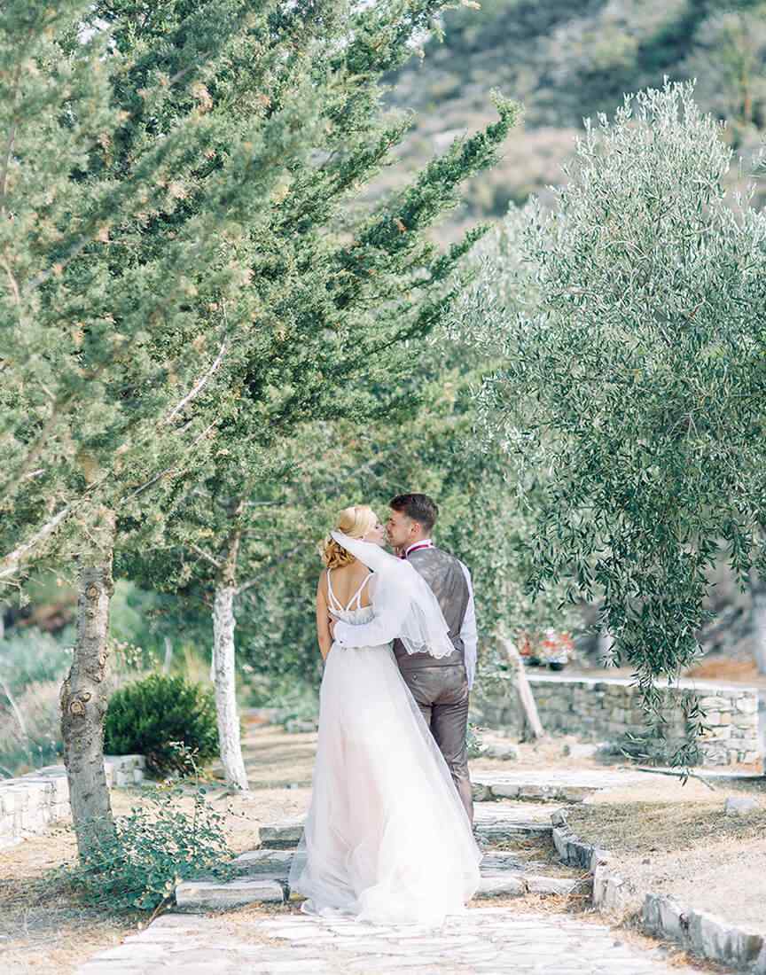 https://alexolgawedding.com/wp-content/uploads/2020/10/home_02_image_04.jpg